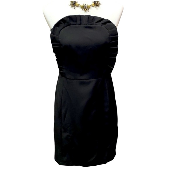 Clover & Sloane Box Pleated Neckline Black Dress - Picture 2 of 7